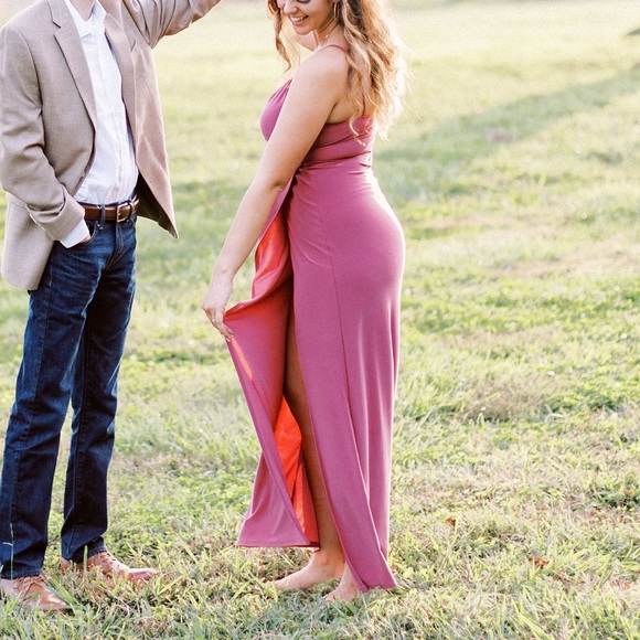 Pink Windsor dress with spaghetti straps and slit up to mid-thigh. Size Large. - Picture 5 of 6